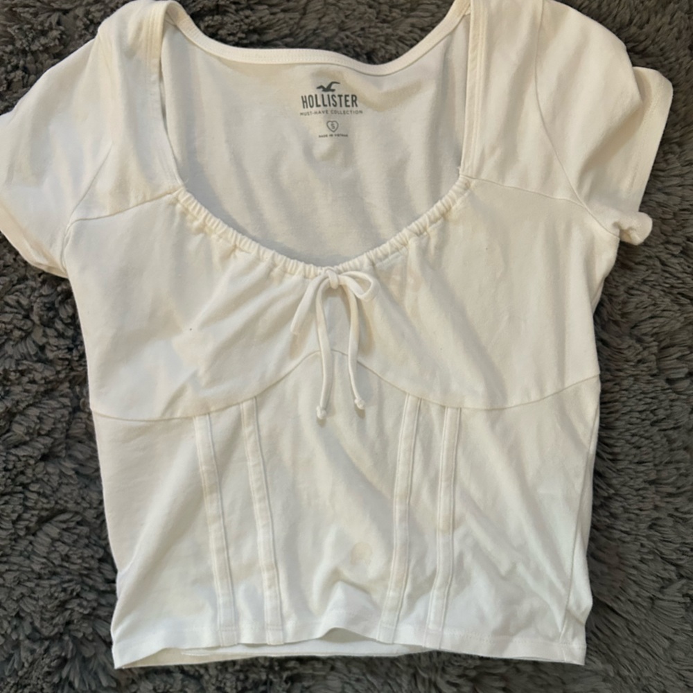 holister baby tee